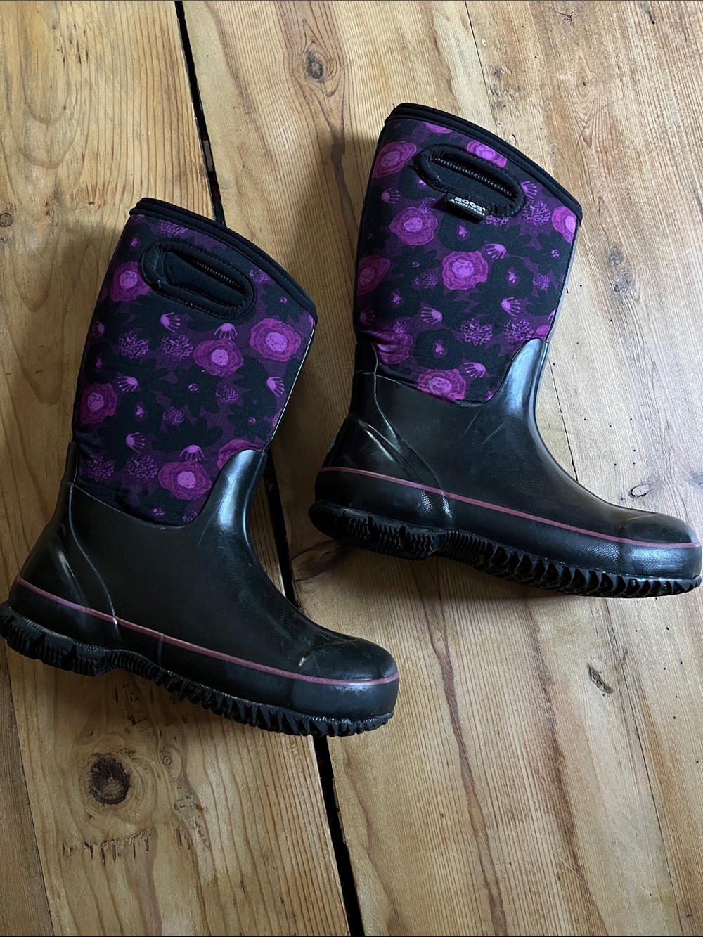 BOGS Youth 3 Purple Pink Black Classic Watercolor Snow -30F Rated